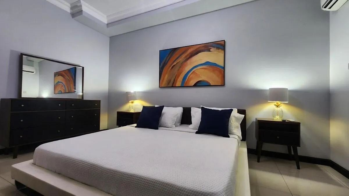 Luxury 2-Bedroom Suite Adjacent Ac Marriott Hotel New Kingston location