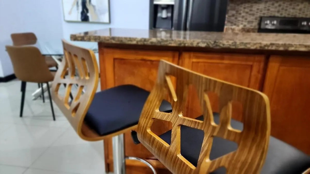 Luxury 2-Bedroom Suite Adjacent Ac Marriott Hotel New Kingston Apartmán